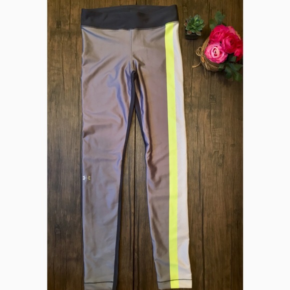 Under Armour heatgear reflective leggings— SALE!!! - Picture 7 of 7